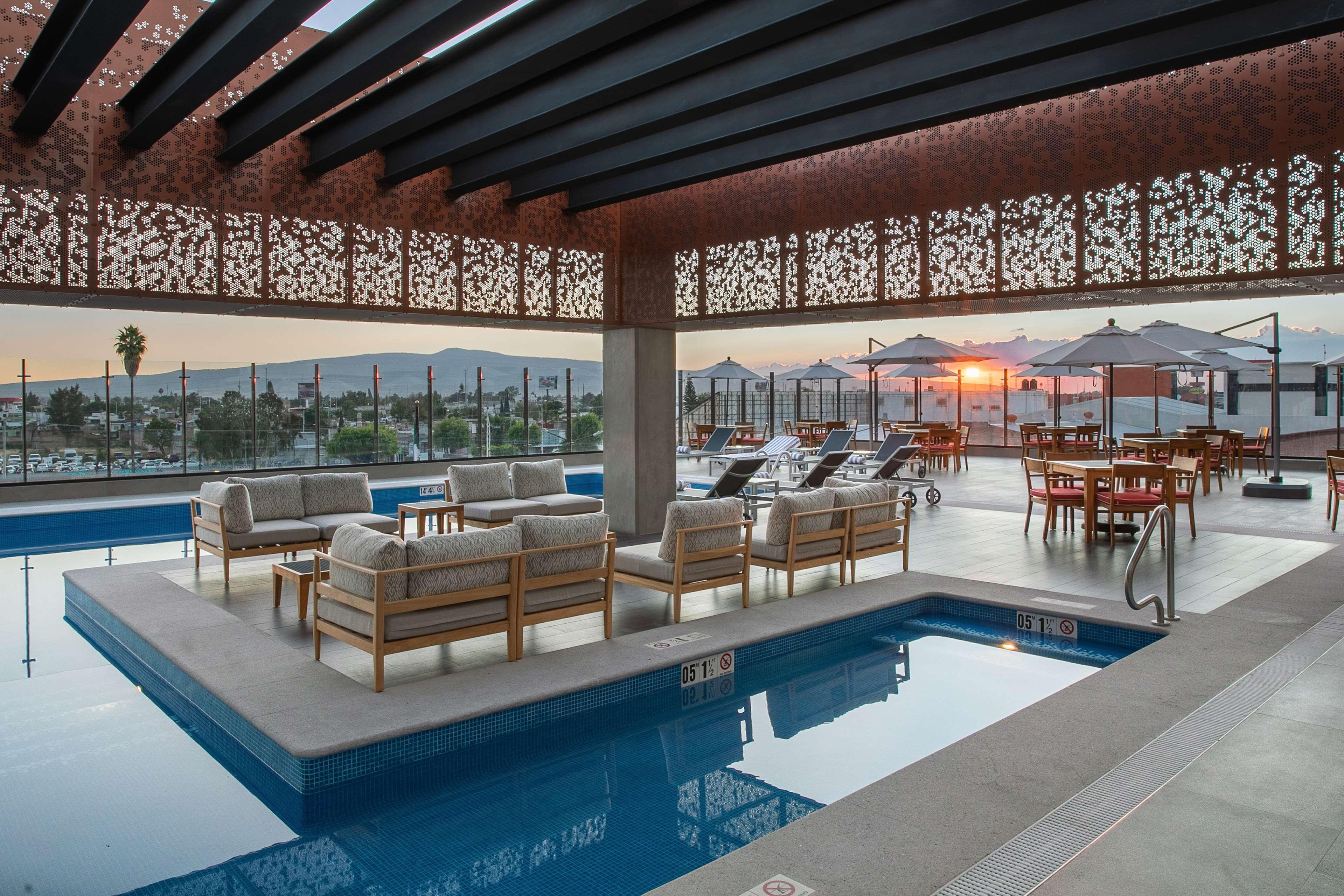 Doubletree By Hilton Celaya Celaya  Luaran gambar