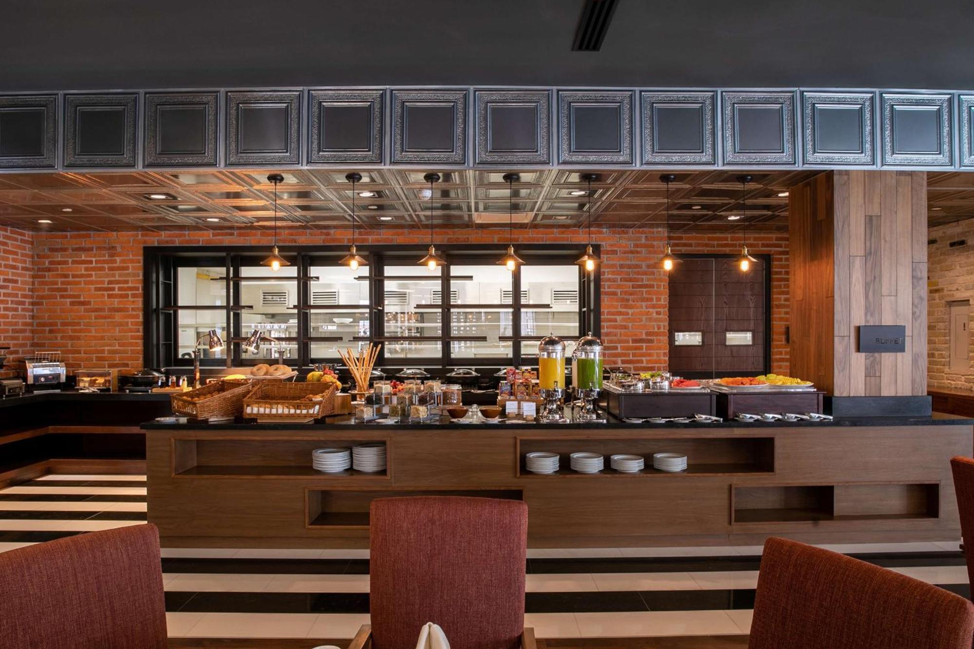 Doubletree By Hilton Celaya Celaya  Luaran gambar